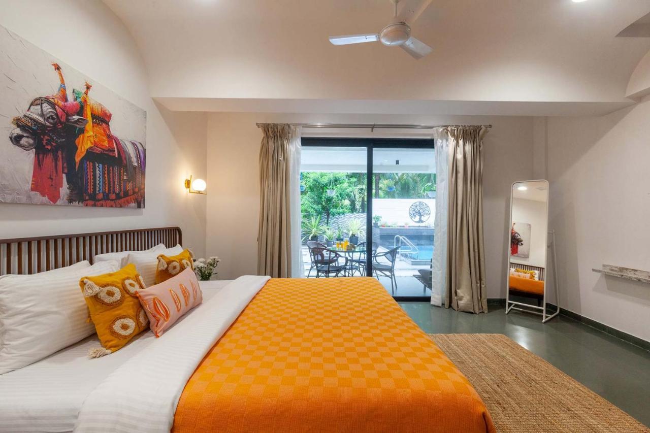 Villa Sereno: Elegant Retreat with Pool, Jacuzzi, and Entertainment Alibag Exterior photo