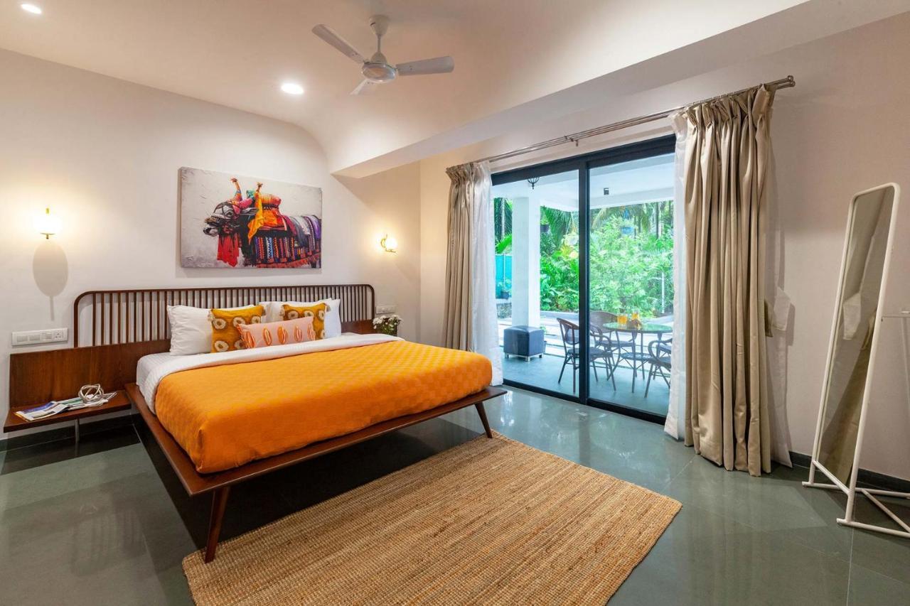 Villa Sereno: Elegant Retreat with Pool, Jacuzzi, and Entertainment Alibag Exterior photo