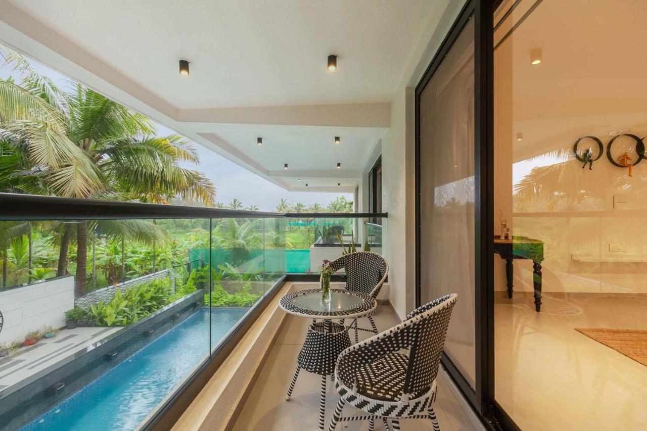 Villa Sereno: Elegant Retreat with Pool, Jacuzzi, and Entertainment Alibag Exterior photo